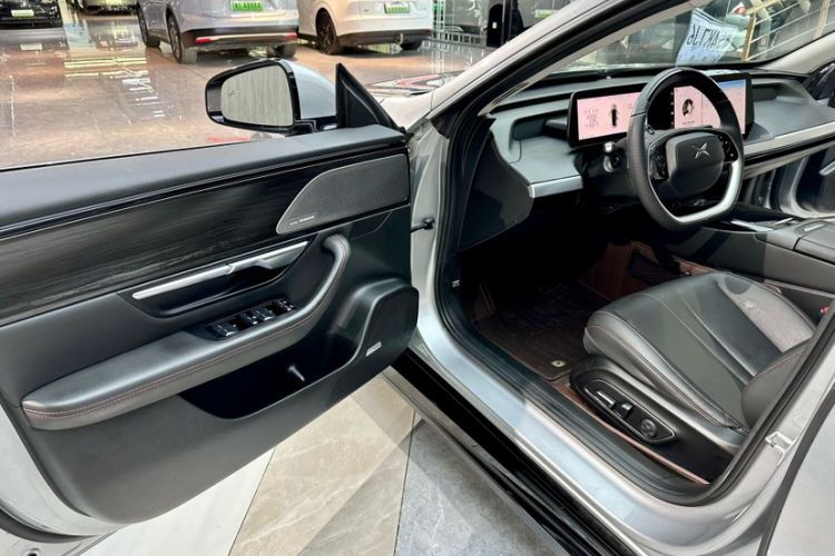 Used XPeng P7 2020 670N Interior 9