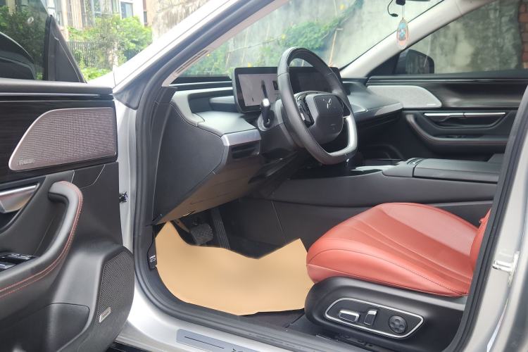Used XPeng P7 2020 562E Performance Edition Left Front Seat