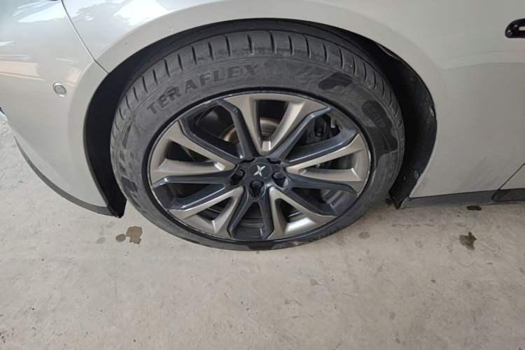 Used XPeng P7 2020 670N Left Front Wheel Hub