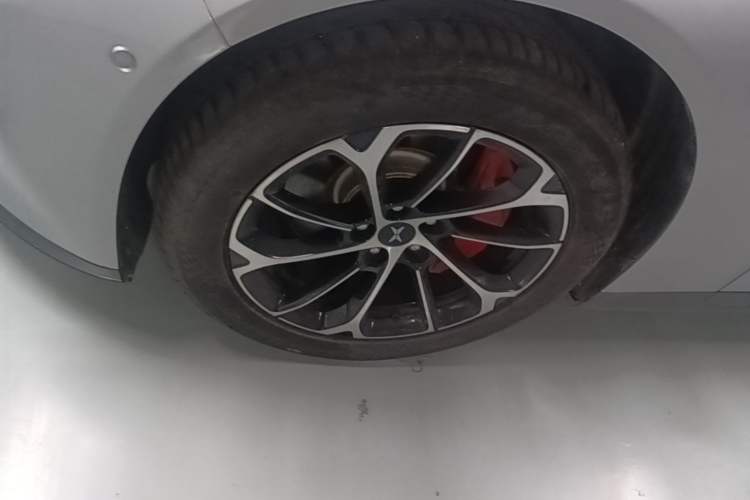 Used XPeng P7 2020 670N Left Front Wheel Hub