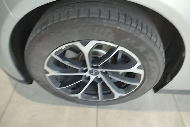 Used XPeng P7 2020 586N Left Front Wheel Hub