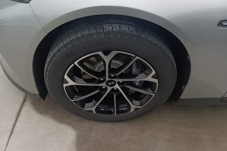 Used XPeng P7 2020 Rear-Drive Long-Range Smart Drive Version Left Front Wheel Hub
