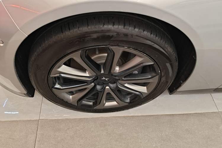 Used XPeng P7 2020 670E Left Front Wheel Hub