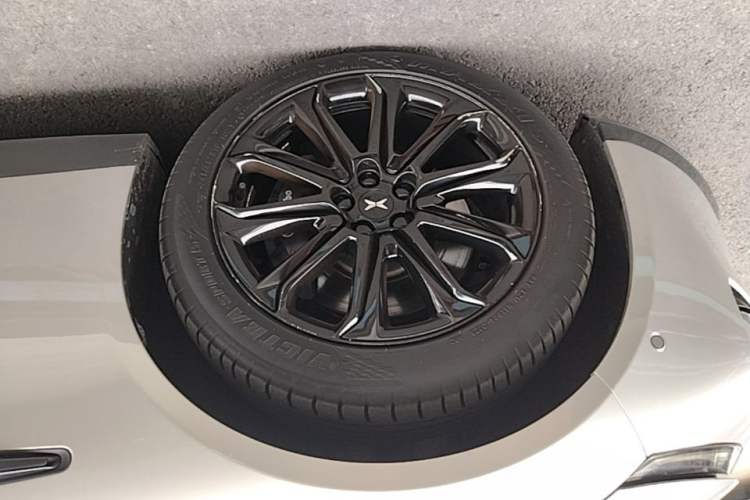 Used XPeng P7 2020 562E Performance Edition Left Front Wheel Hub