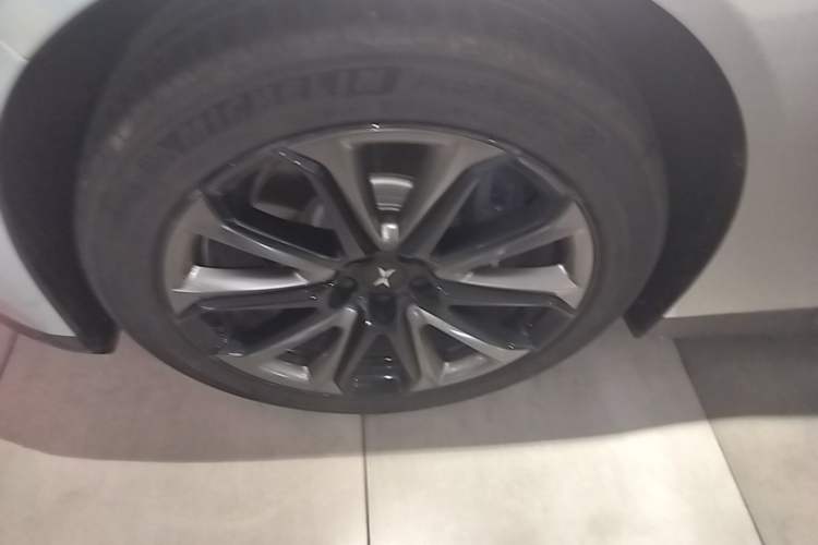 Used XPeng P7 2020 670N Left Front Wheel Hub