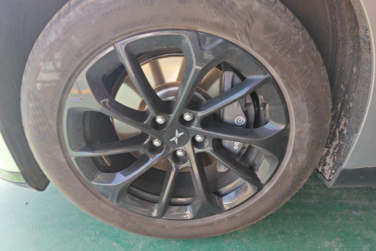 Used XPeng P7 2020 586N Left Front Wheel Hub