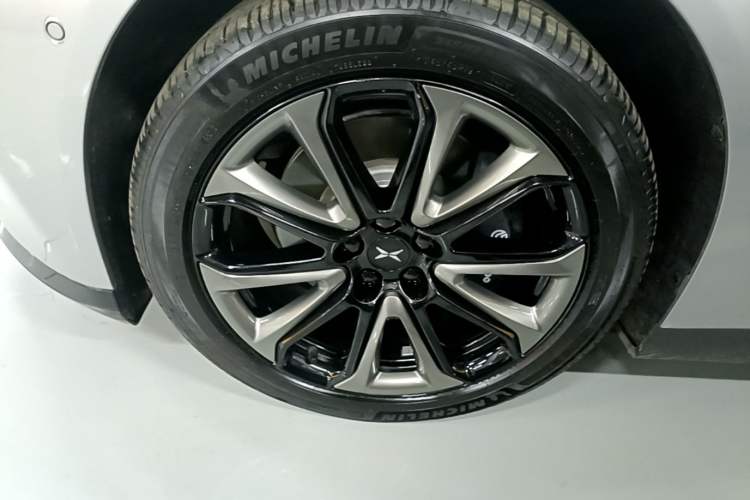 Used XPeng P7 2020 586N Left Front Wheel Hub