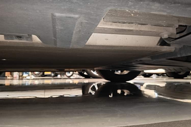 Used XPeng P7 2020 670E Left Side Sill