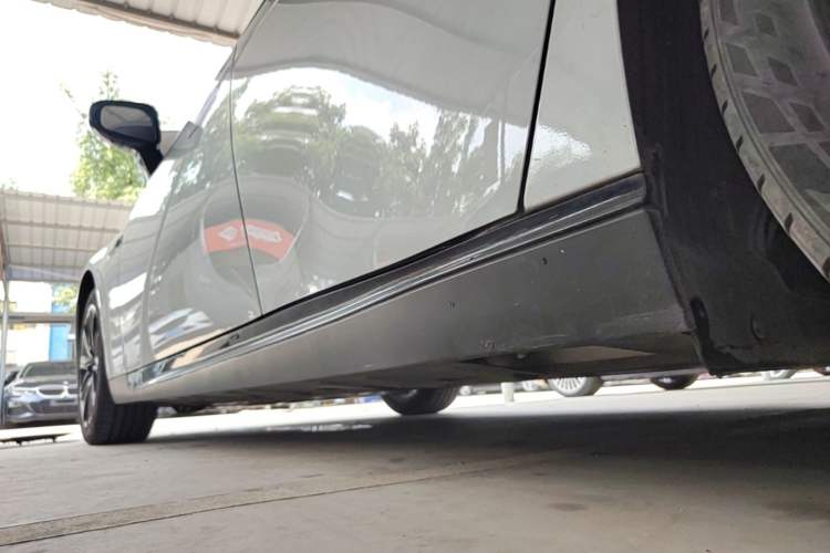 Used XPeng P7 2020 670N Left Side Sill