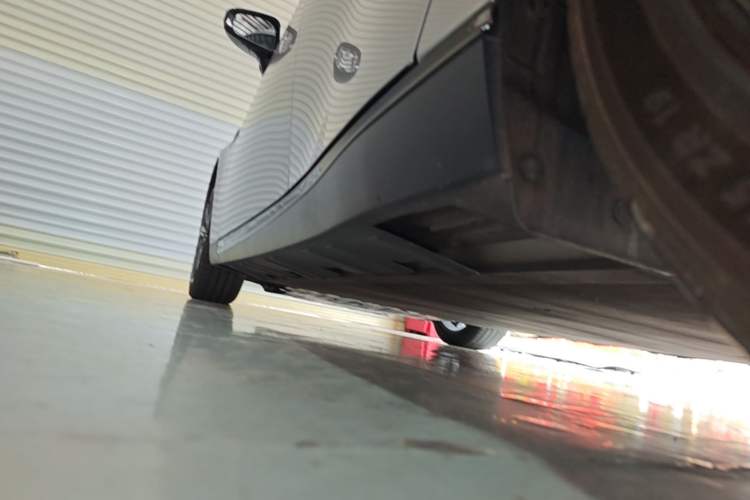 Used XPeng P7 2020 670N Left Side Sill