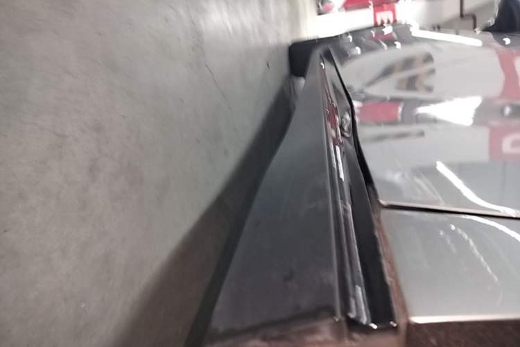 Used XPeng P7 2020 670N Left Side Sill