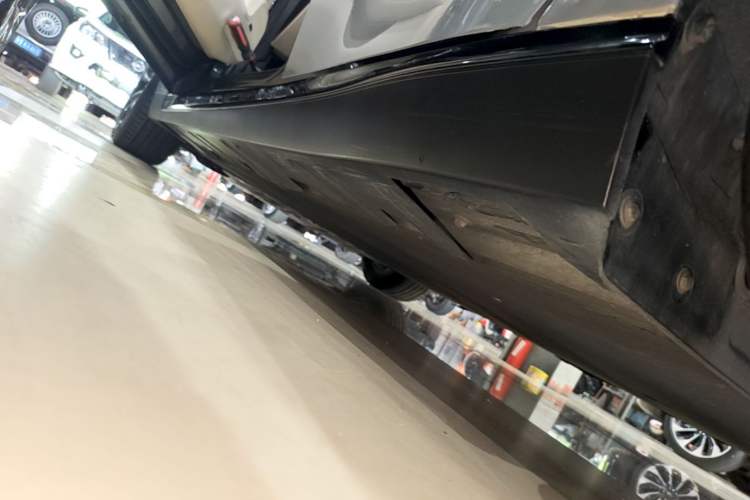 Used XPeng P7 2020 670N Left Side Sill