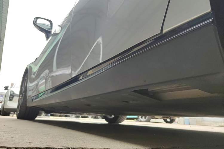 Used XPeng P7 2020 670N Left Side Sill