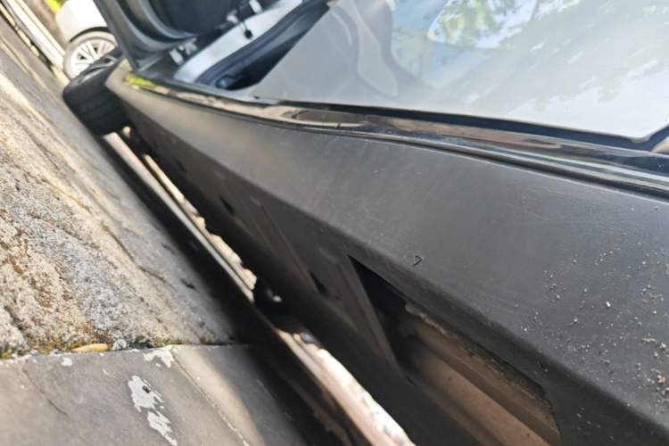 Used XPeng P7 2020 670N Left Side Sill