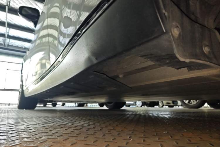 Used XPeng P7 2020 586N Left Side Sill