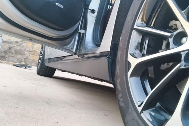 Used XPeng P7 2020 670N Left Side Sill