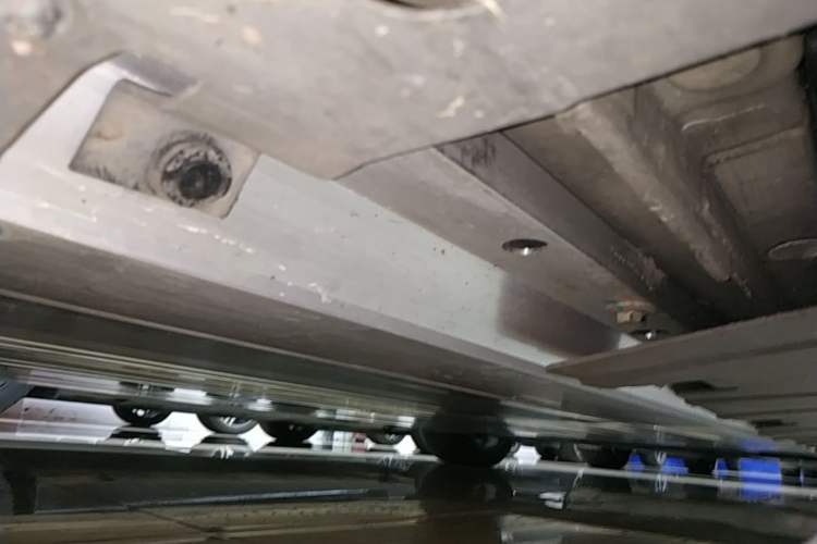 Used XPeng P7 2020 586N Left Side Sill