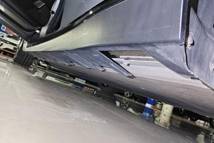 Used XPeng P7 2020 670N Left Side Sill
