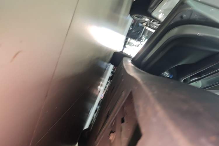 Used XPeng P7 2020 670N Left Side Sill