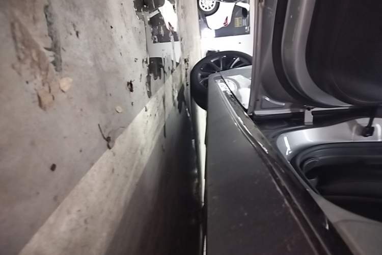 Used XPeng P7 2020 670N Left Side Sill