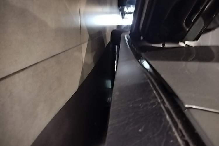 Used XPeng P7 2020 586E Left Side Sill