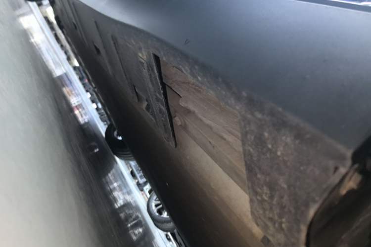 Used XPeng P7 2020 670N Left Side Sill