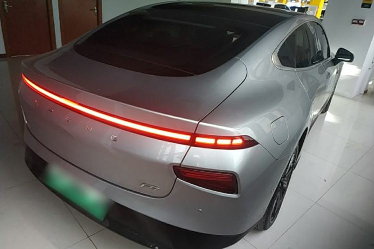 Used XPeng P7 2020 670N Rear Right 45 Deg