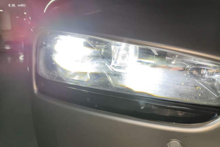 Used XPeng P7 2020 670N Right Front Headlight