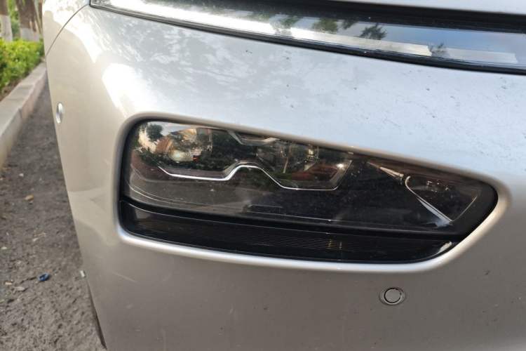 Used XPeng P7 2020 670N Right Front Headlight