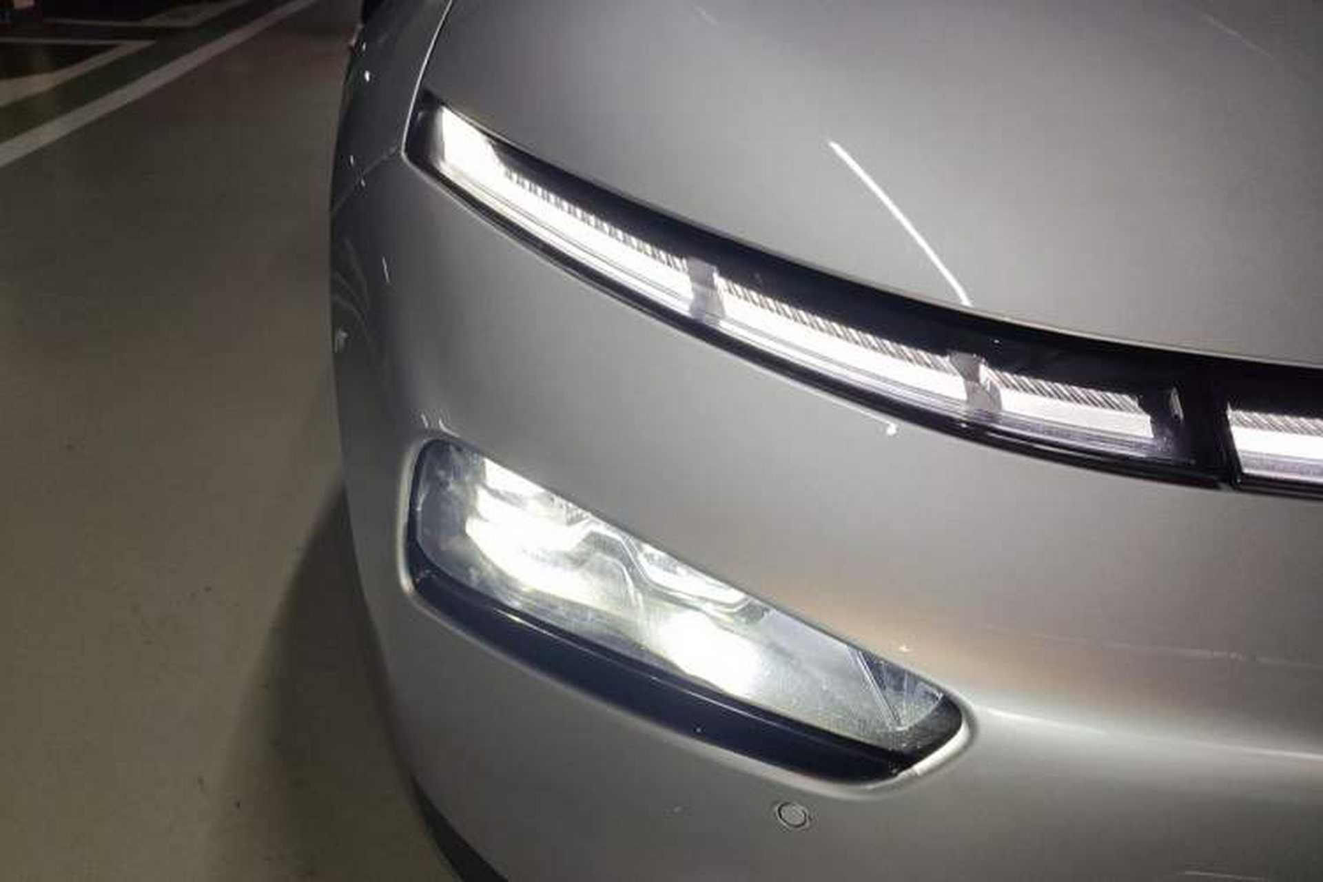 Used XPeng P7 2020 670E Right Front Headlight