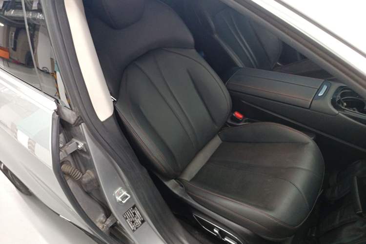 Used XPeng P7 2020 670N Right Front Seat