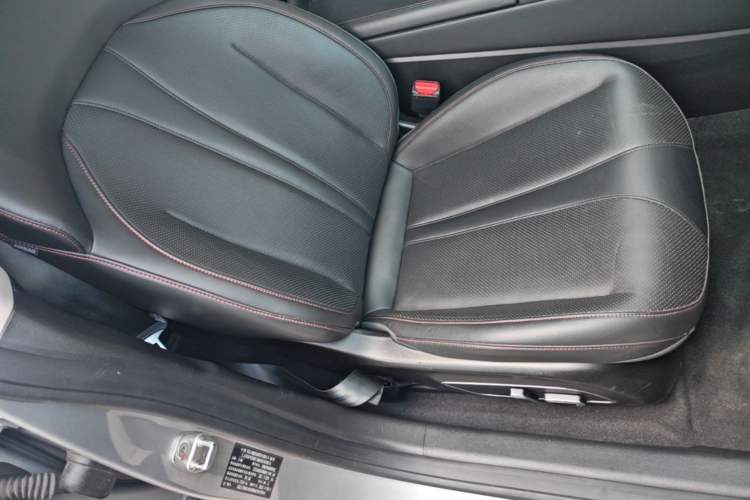 Used XPeng P7 2020 670N Right Front Seat