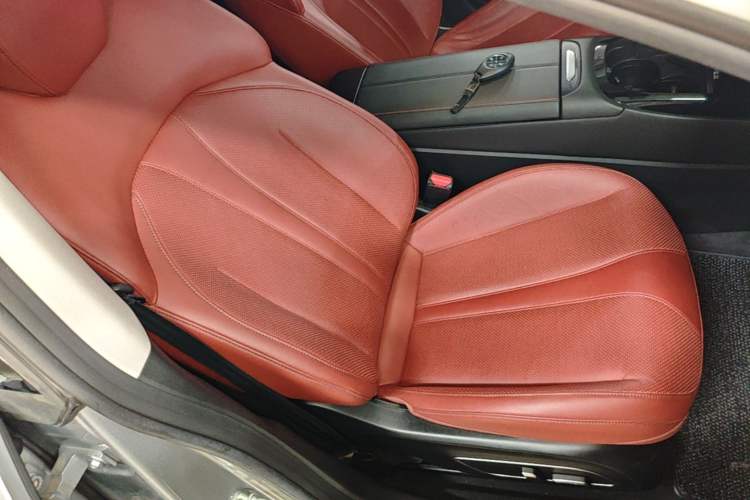 Used XPeng P7 2020 562E Performance Edition Right Front Seat