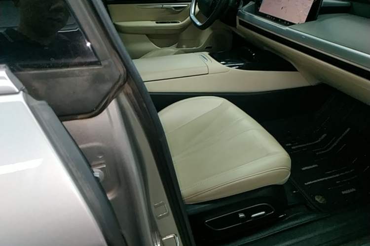 Used XPeng P7 2020 586N Right Front Seat