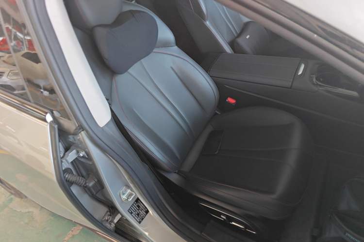 Used XPeng P7 2020 586N Right Front Seat