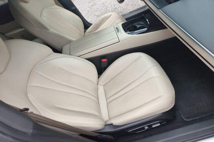 Used XPeng P7 2020 670N Right Front Seat