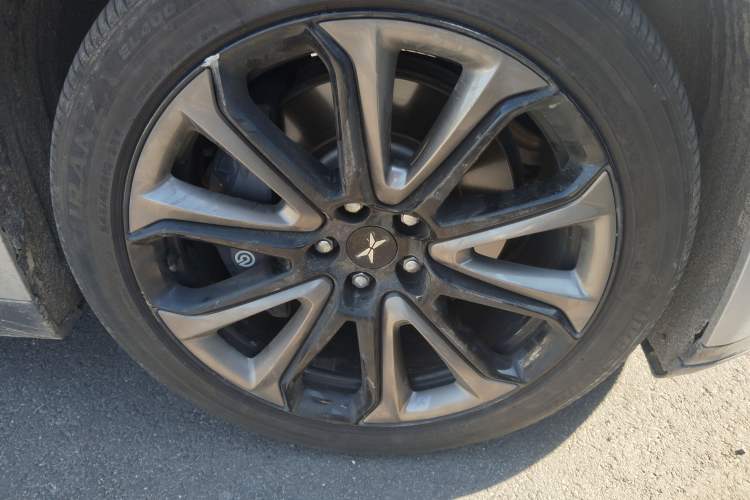 Used XPeng P7 2020 670E Right Front Wheel Hub