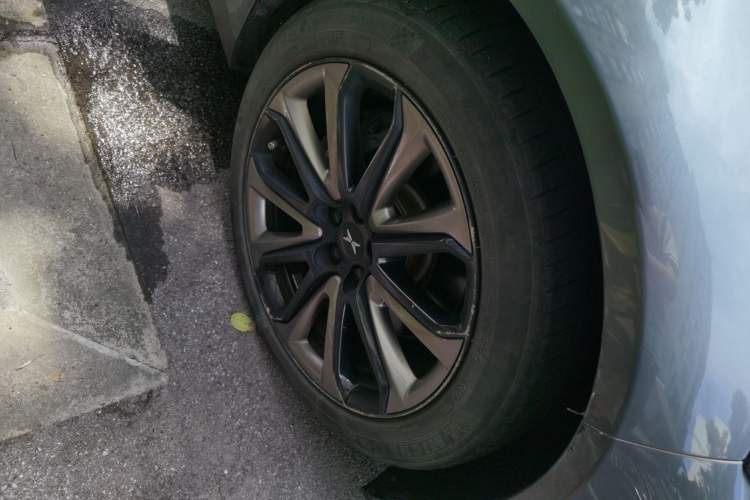 Used XPeng P7 2020 706G Right Front Wheel Hub