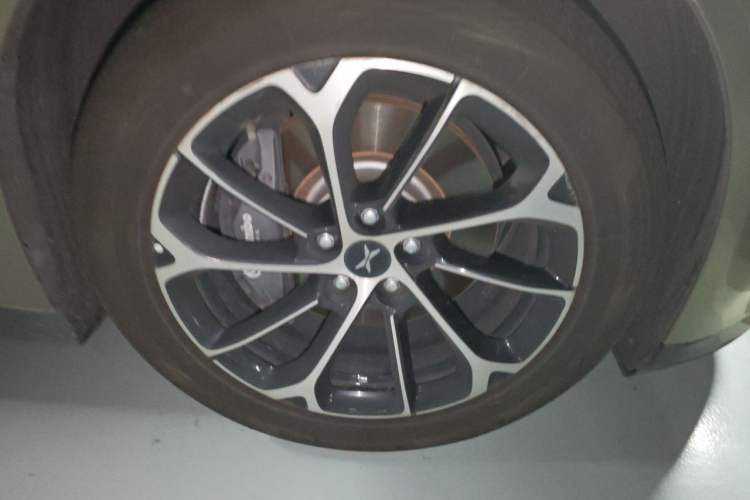 Used XPeng P7 2020 670N Right Front Wheel Hub