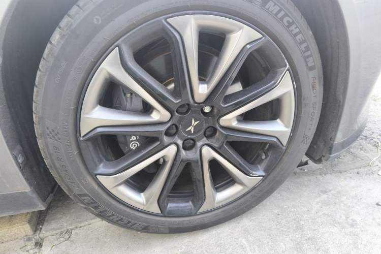 Used XPeng P7 2020 670E Right Front Wheel Hub