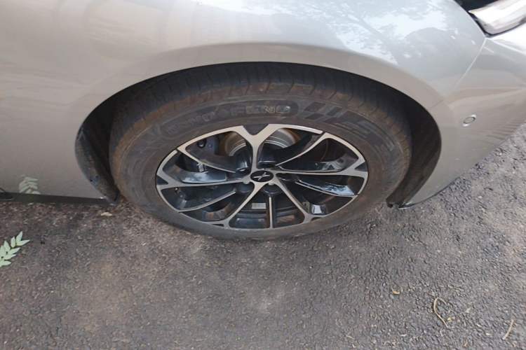 Used XPeng P7 2020 670N Right Front Wheel Hub