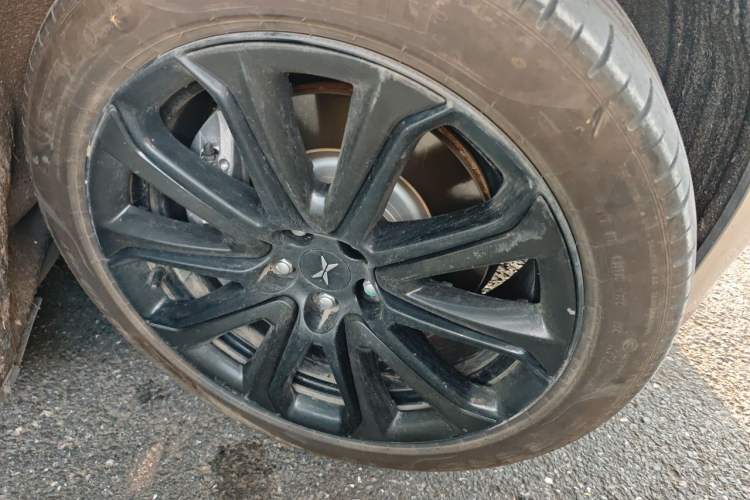 Used XPeng P7 2020 670N Right Front Wheel Hub