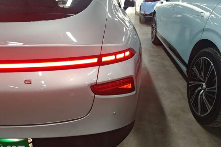 Used XPeng P7 2020 670E Right Rear Taillight