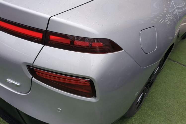 Used XPeng P7 2020 670N Right Rear Taillight