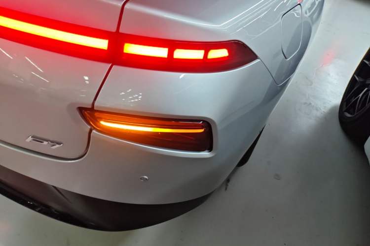 Used XPeng P7 2020 586N Right Rear Taillight
