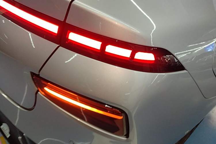 Used XPeng P7 2020 670E Right Rear Taillight