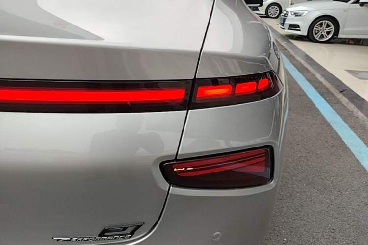 Used XPeng P7 2020 562E Performance Edition Right Rear Taillight