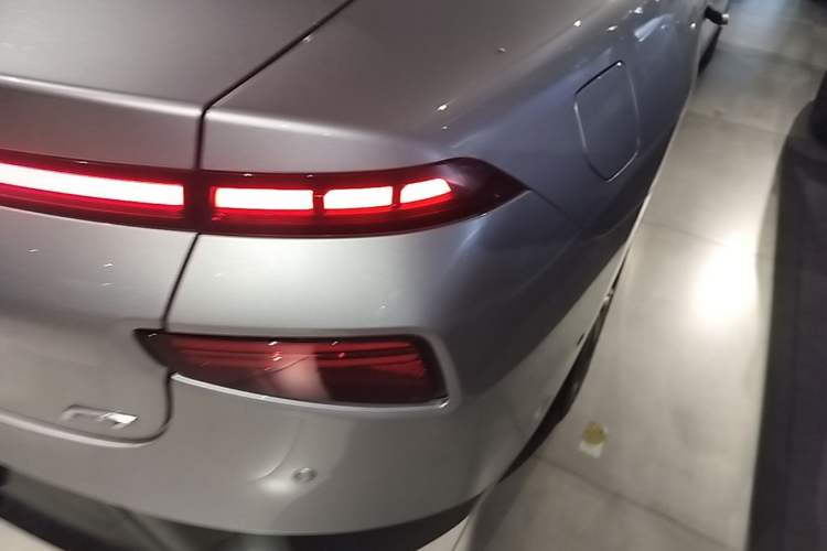 Used XPeng P7 2020 586E Right Rear Taillight