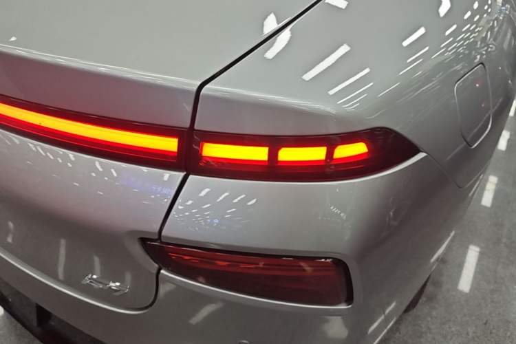 Used XPeng P7 2020 670E Right Rear Taillight