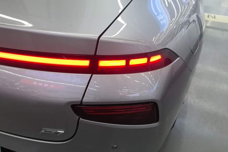 Used XPeng P7 2020 670N Right Rear Taillight